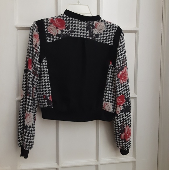 Top - Picture 3 of 3